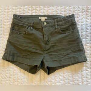 Size 6 H&M Dark Green Shorts